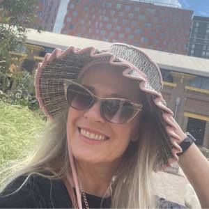 Meet your Posher, Lynda